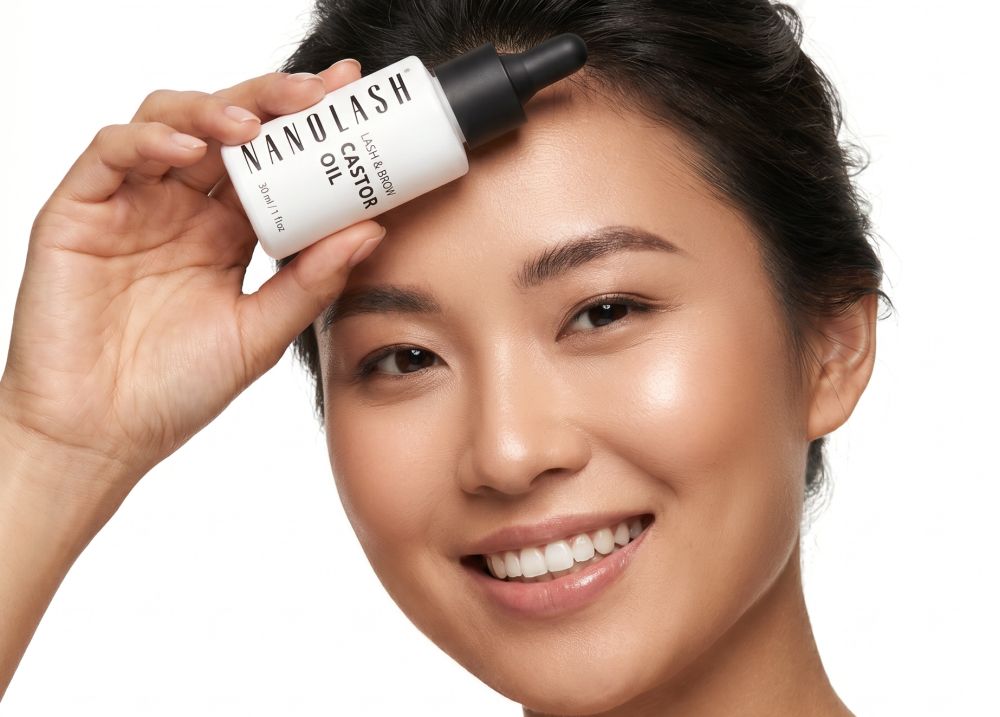 nanolash castor oil on eyebrows